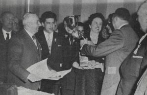 Altes Foto der COM von 1959 in Udine, Italien
